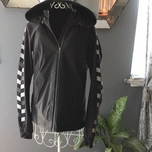 Lululemon zip up water resistant warm weather zip